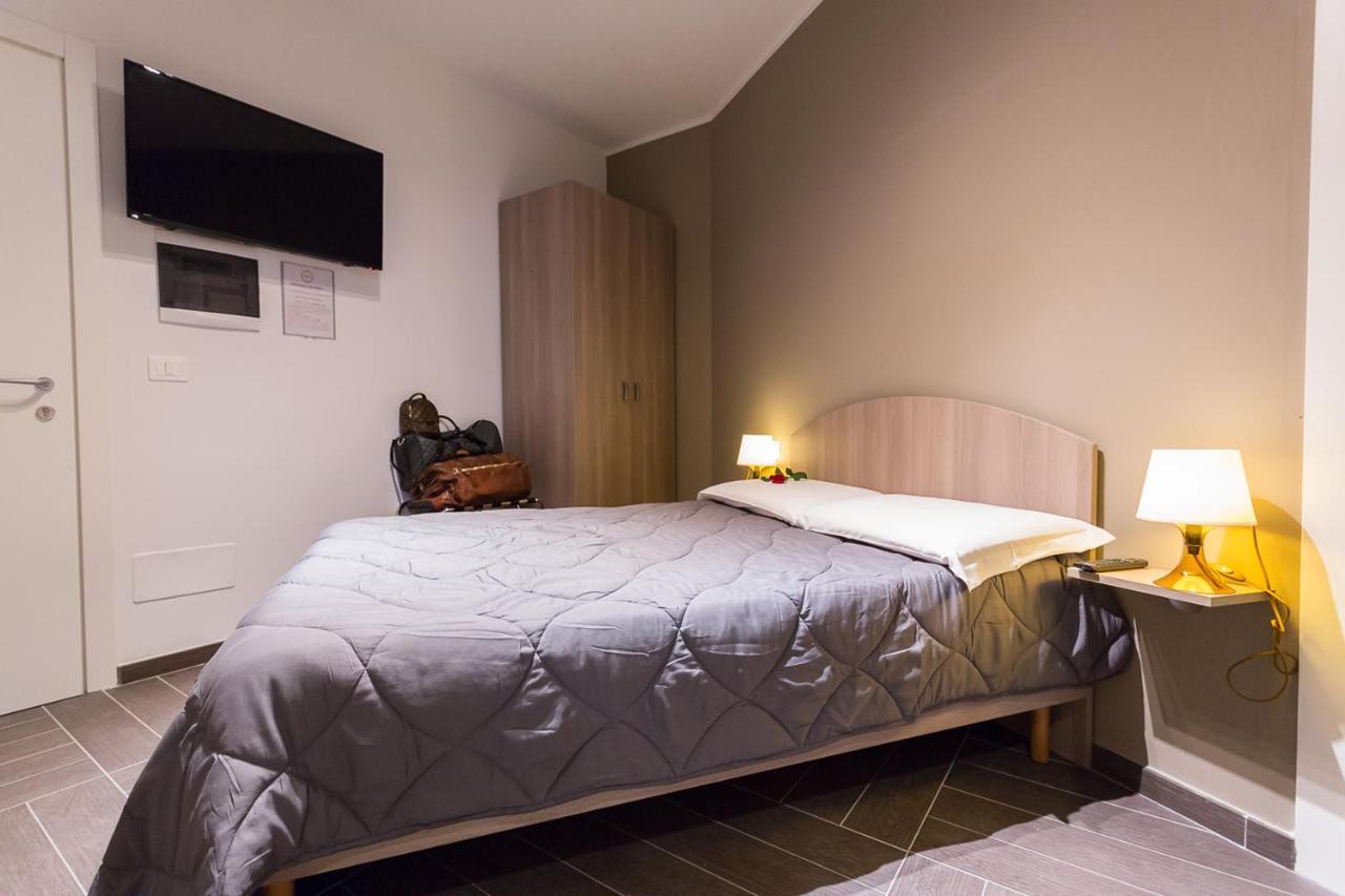 Hh Hermoso Housing Alessandria Bagian luar foto